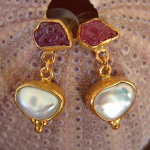 Omer 925 Silver Roman Art Raw Red Ruby & Pearl Designer Earrings Handmade Jewels