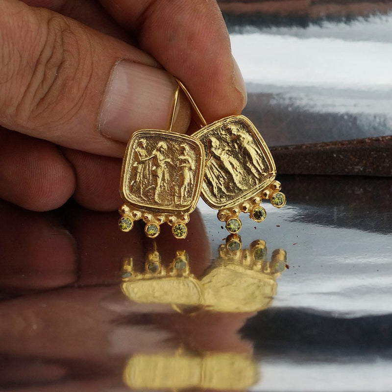 AtlantisFineJewels 925 k Sterling Silver Handmade Peridot Coin Gold Earrings